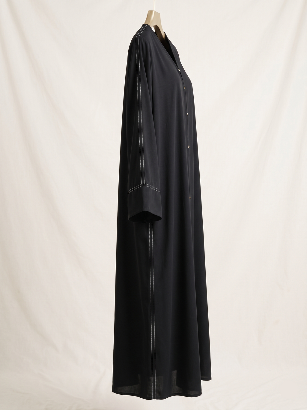 Artisan-Stitched Emirati Abaya UAE