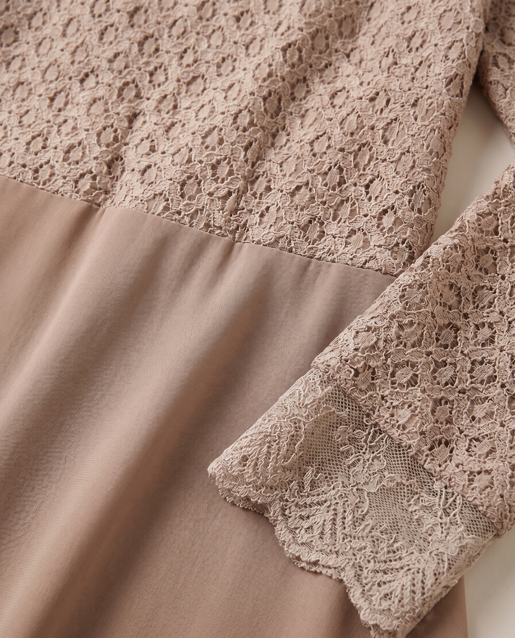 Lace Bodice Mauve Elegance