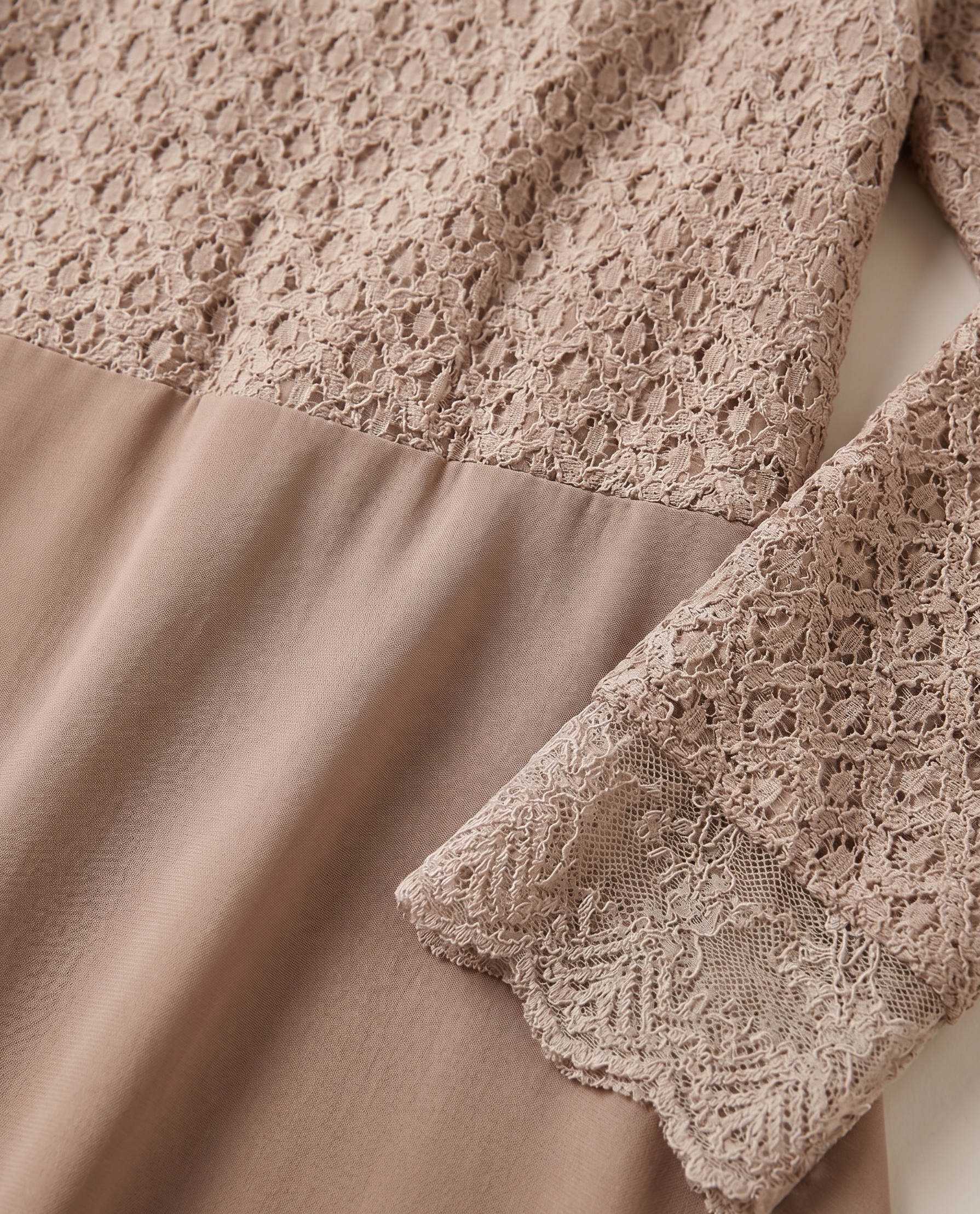 Lace Bodice Mauve Elegance
